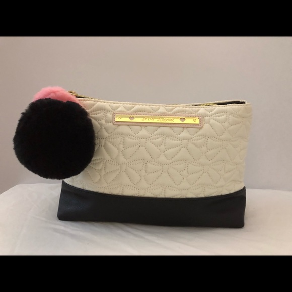 Betsey Johnson Handbags - ⏰ LAST CALL! Betsey Johnson Bow Embroidered Bag